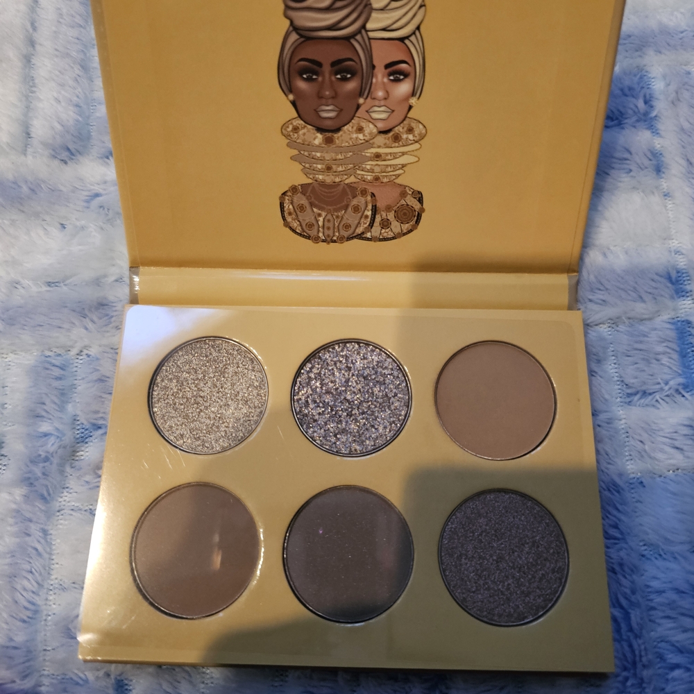 Juvia's Place Eyeshadow Palette Set - Pink, Gold, Cream - Picture 6 of 10